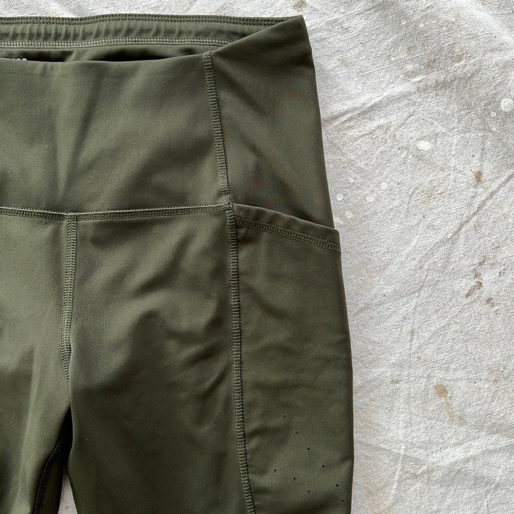 Like new Womens all in motion leggings. Medium - Picture 5 of 6